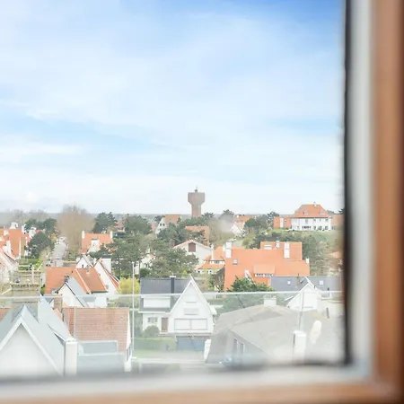 Mayfair 0504 Apartment