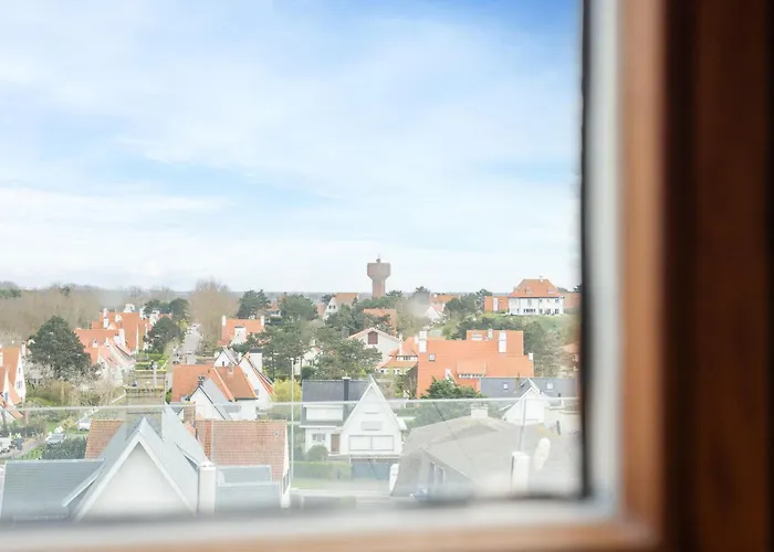 Mayfair 0504 Apartment