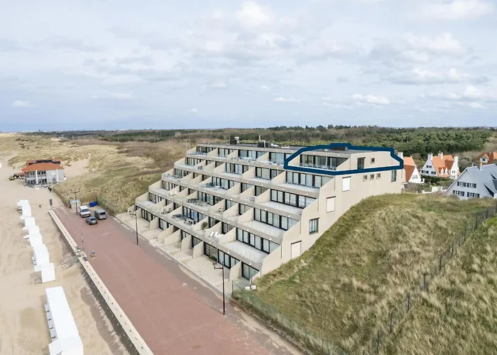 Mayfair 0504 Apartment